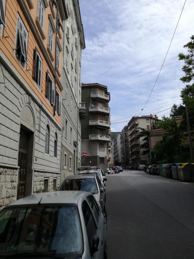 Casa Giuliana Apartment ตรีเอสเต ภายนอก รูปภาพ